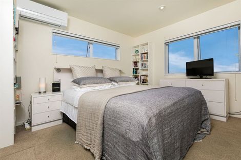Photo of property in 2/5a Galaxy Drive, Mairangi Bay, Auckland, 0630