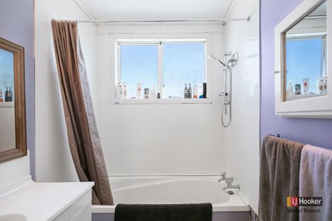 Photo of property in 2 Hillview Road, Waihi Beach, 3611