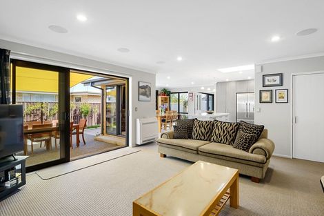 Photo of property in 15 Six Silvers Avenue, Halswell, Christchurch, 8025