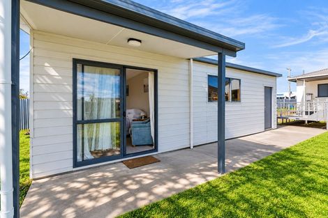 Photo of property in 82 Glover Road, Hawera, 4610