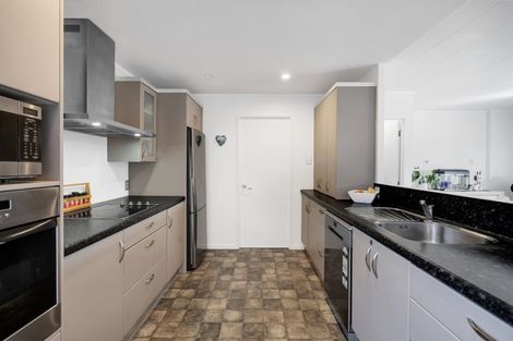 Photo of property in 27 Culzean Grove, Bell Block, New Plymouth, 4312