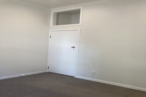 Photo of property in 17 Queens Drive, Kilbirnie, Wellington, 6022