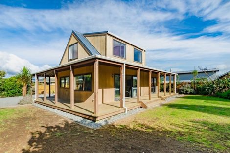 Photo of property in 147 Field Way, Waikanae Beach, Waikanae, 5036