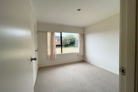 Photo of property in 72 Gossamer Drive, Pakuranga Heights, Auckland, 2010