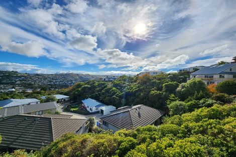 Photo of property in 82a Stewart Drive, Newlands, Wellington, 6037