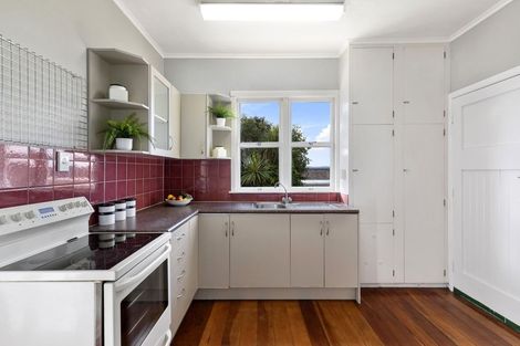 Photo of property in 2/165a Colwill Road, Massey, Auckland, 0614