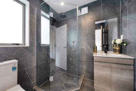 Photo of property in 240e Whitney Street, Blockhouse Bay, Auckland, 0600