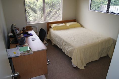 Photo of property in 60 Mcdowell Crescent, Hillcrest, Auckland, 0627