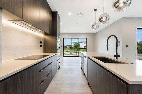 Photo of property in 18 Emerald Avenue, Rosehill, Papakura, 2113