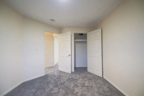 Photo of property in 9 Ballintra Close, Pinehill, Auckland, 0632