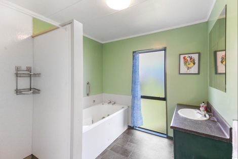 Photo of property in 21a Chester Street, Levin, 5510