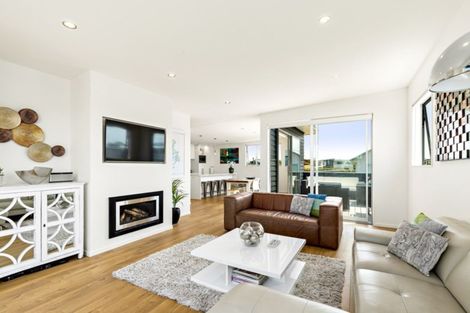 Photo of property in 10 Te Mauri Place, Omaha, 0986