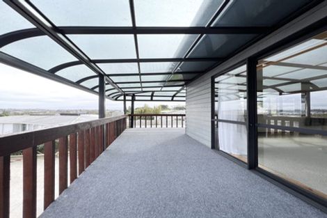 Photo of property in 2/104 Bond Crescent, Forrest Hill, Auckland, 0620