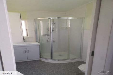 Photo of property in 8b Waimana Road, Conifer Grove, Takanini, 2112