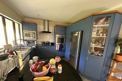 Photo of property in 8 Canonbie Place, East Tamaki Heights, Auckland, 2016