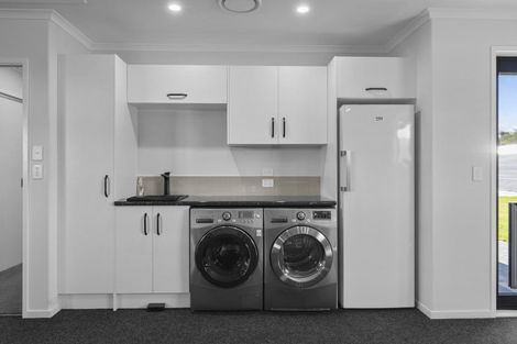 Photo of property in 1 Ribbonwood Lane, Kinloch, Taupo, 3377