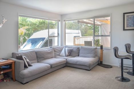 Photo of property in 1/14 Valley View Road, Glenfield, Auckland, 0629