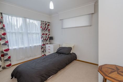 Photo of property in 12 Highbury Drive, Levin, 5510