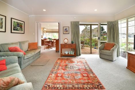 Photo of property in 28 Settlers Grove, Orewa, 0931