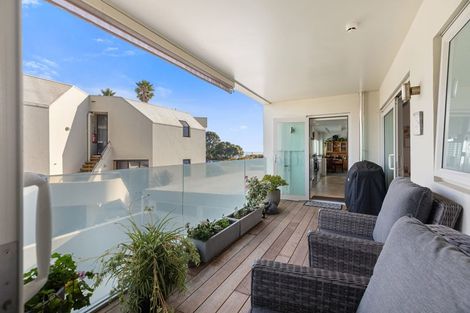 Photo of property in 1/154 Marine Parade, Mount Maunganui, 3116