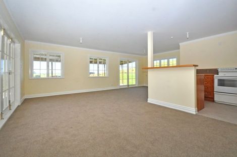 Photo of property in 1742 South Head Road, South Head, Helensville, 0874