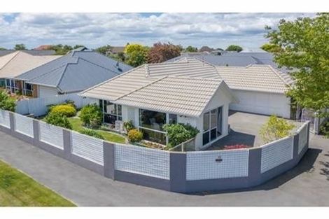 Photo of property in 52 Berkshire Drive, Avonhead, Christchurch, 8042