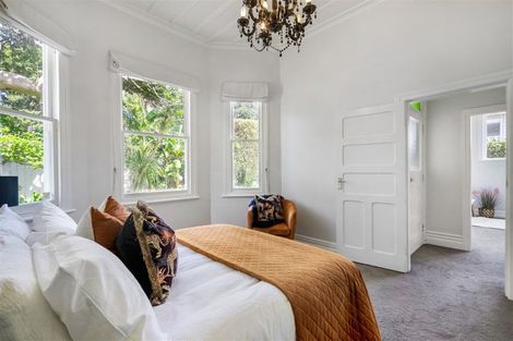 Photo of property in 151 Glenfield Road, Hillcrest, Auckland, 0626