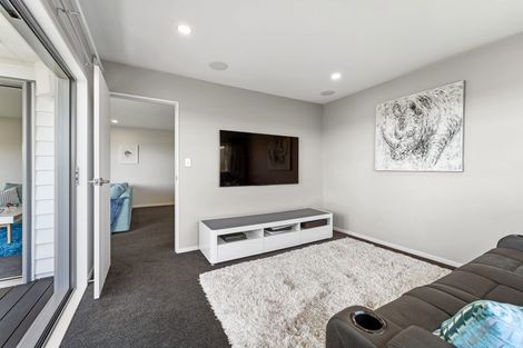 Photo of property in 22 Woodridge Drive, Stanmore Bay, Whangaparaoa, 0932