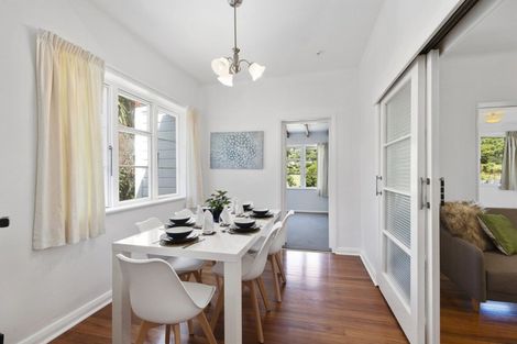 Photo of property in 15 Sunshine Avenue, Karori, Wellington, 6012