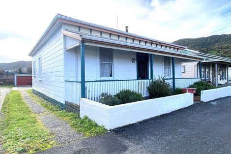 Photo of property in 13 Murray Street, Greymouth, 7805