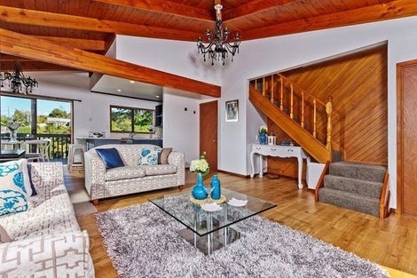 Photo of property in 6 Deverell Place, Northcross, Auckland, 0632