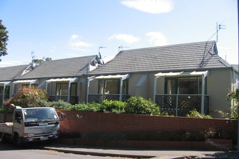 Photo of property in 27 Lawson Place, Mount Victoria, Wellington, 6011