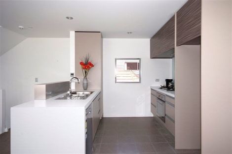 Photo of property in 4/12 Agra Crescent, Khandallah, Wellington, 6035