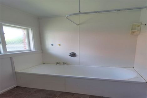 Photo of property in 94 Avondale Road, Avondale, Christchurch, 8061