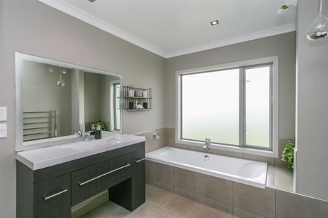 Photo of property in 1271 Upland Road, Egmont Village, Inglewood, 4386