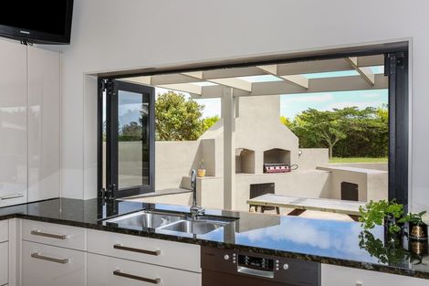 Photo of property in 1125a Glenbrook Road, Glenbrook, Waiuku, 2681