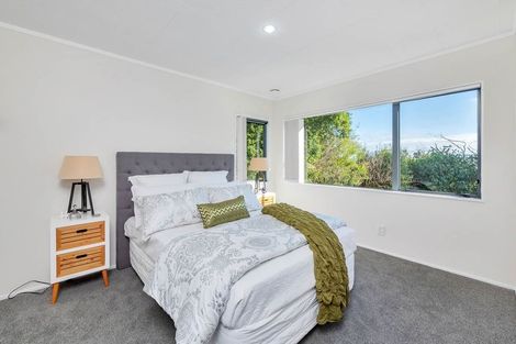 Photo of property in 215 Kaipara Road, Papakura, 2582