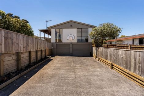 Photo of property in 23 Devonshire Road, Unsworth Heights, Auckland, 0632