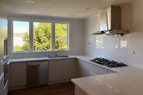 Photo of property in 120 Wheturangi Road, Greenlane, Auckland, 1051