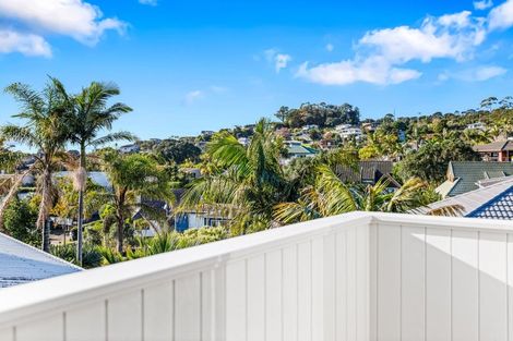 Photo of property in 184b Whangaparaoa Road, Red Beach, 0932