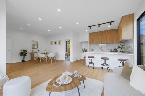 Photo of property in 744c East Coast Road, Pinehill, Auckland, 0630