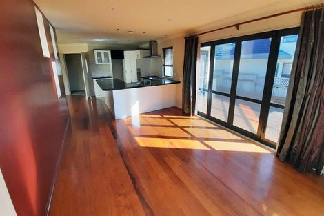 Photo of property in 131a Sturges Road, Henderson, Auckland, 0612