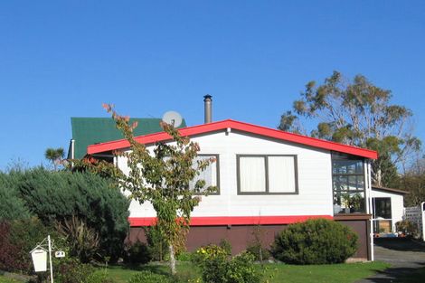 Photo of property in 21 Whitechapel Grove, Stokes Valley, Lower Hutt, 5019