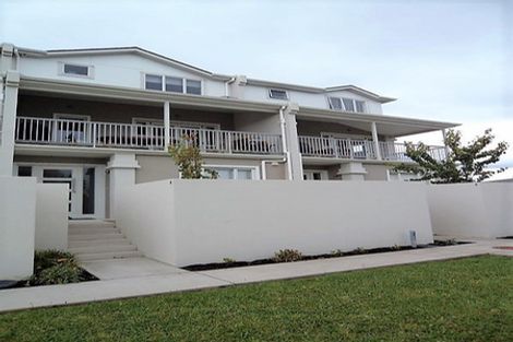 Photo of property in The Rise, 5/11 Hatfield Place, Albany Heights, Auckland, 0632