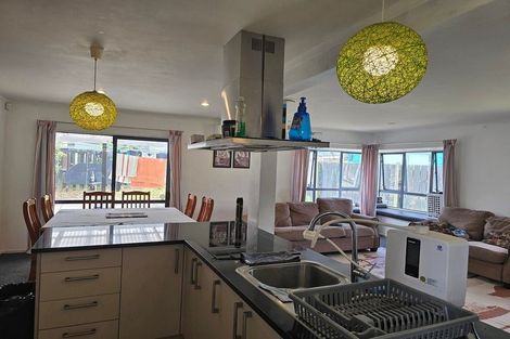 Photo of property in 4 Oratu Place, Manurewa, Auckland, 2102