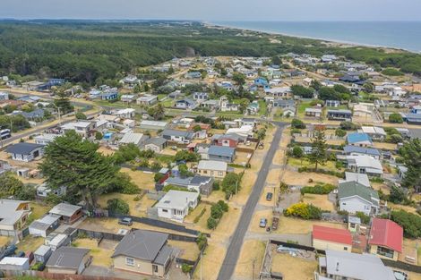 Photo of property in 13 Rangitane Street, Himatangi Beach, Foxton, 4891