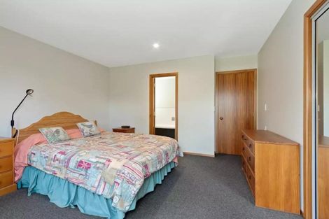 Photo of property in 79 Vivian Street, Burwood, Christchurch, 8083