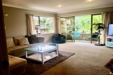 Photo of property in 38 Highland Park Drive, Highland Park, Auckland, 2010