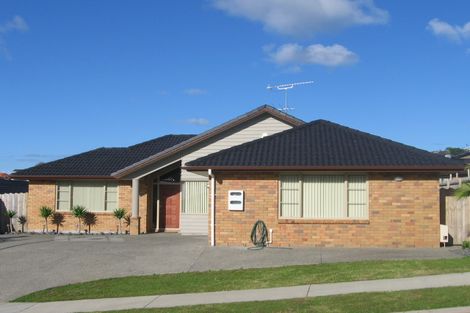 Photo of property in 8 Pittville Place, Henderson, Auckland, 0612