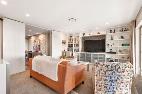 Photo of property in 2 Somerton Rise, Westmorland, Christchurch, 8025